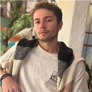 Estudiante de Derecho y C. Políticas UAM, con pasión y paciencia para dar clases en oratoria, técnicas de estudio y mucho mas.